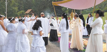 061016 priest anniversary duong