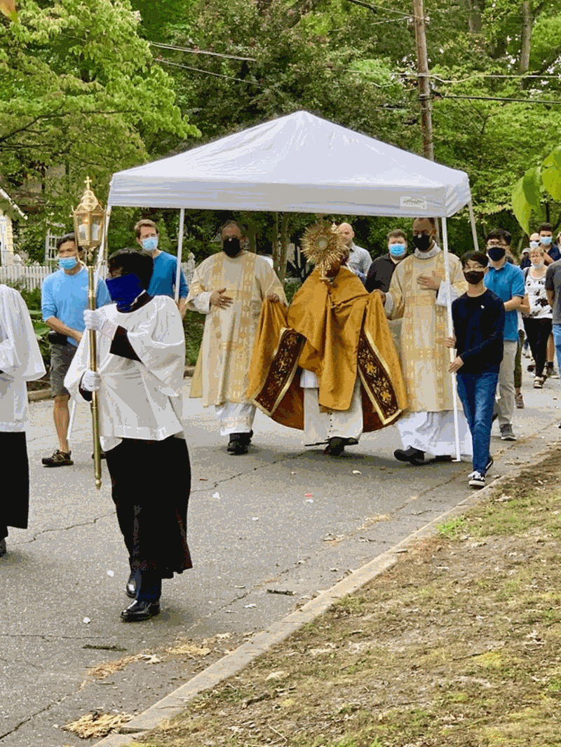 Parishioners at Our Lady of Grace Church in Greensboro took part in a Eucharistic Procession. (Photos by Barbara Markun)