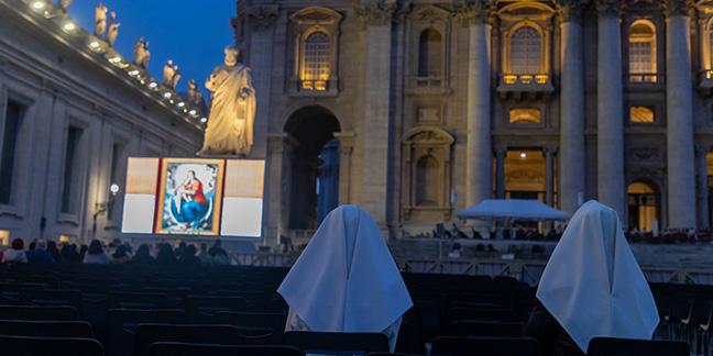 031125 pope prayers